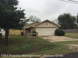 3221 McKnight Ln, Corsicana, TX 75110