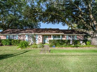 414 Center St, Highlands, TX 77562