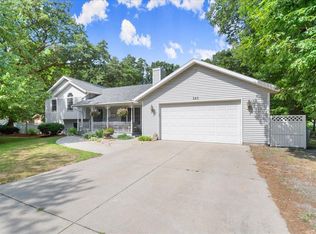 597 Michelle Dr, Muskegon, MI 49442