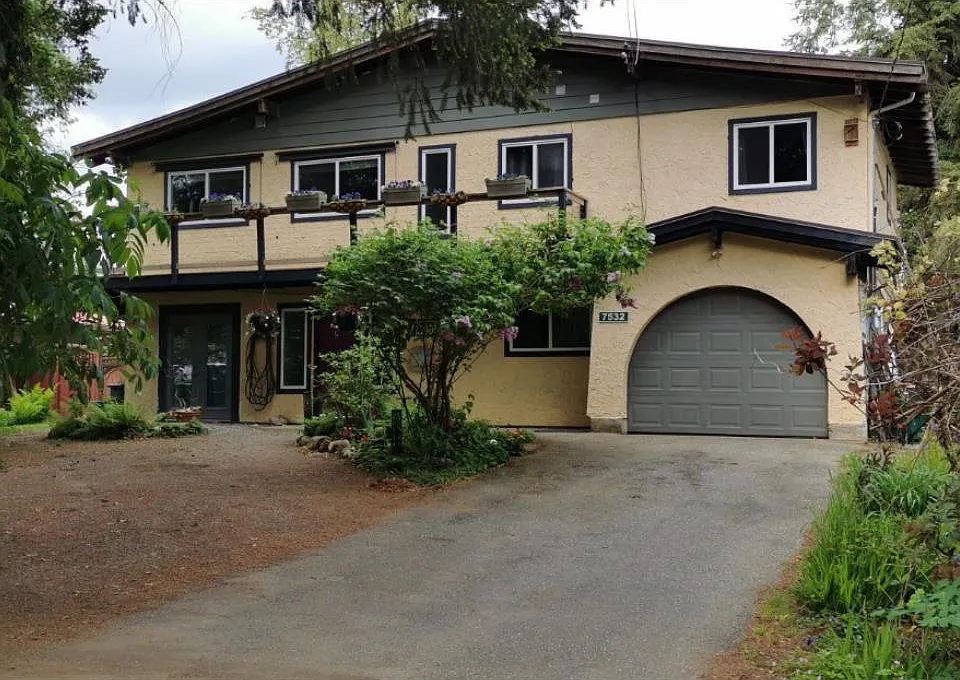 7532 Robin Cres