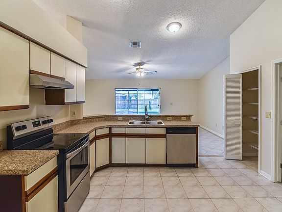 2nd image of 3056 Carlsbad Ct