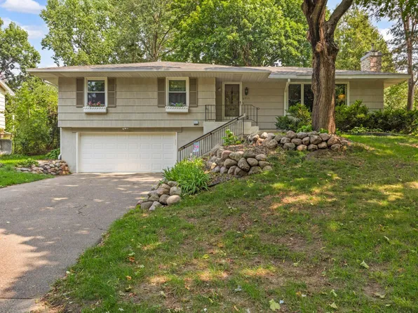 6317 Peacedale Ave, Edina, MN 55424