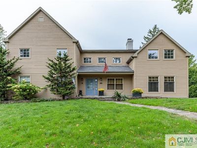 24 E Cliff Rd, Colonia, NJ, 07067