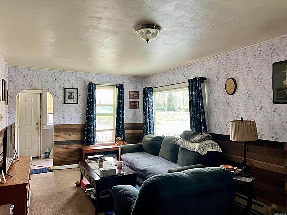 4th image of 1005 Clark St