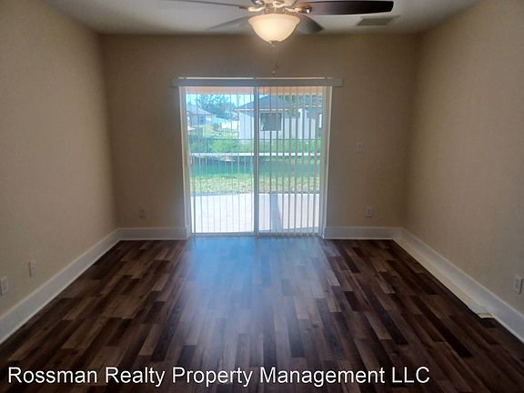 5th image of 826 NE 10th Ln