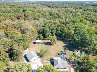 400 Washboard Trl, Hillsboro, IL 62049