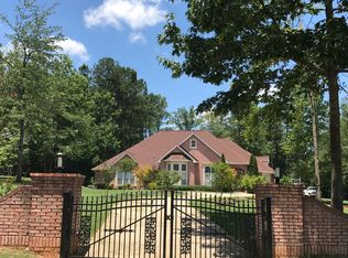 240 Oak Mnr, Fayetteville, GA 30214