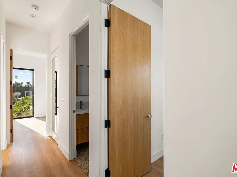 3909 W Exposition Blvd — Photo 12