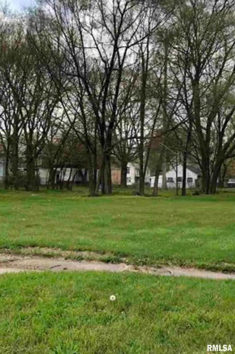 1113 NE Jefferson Ave photo 1