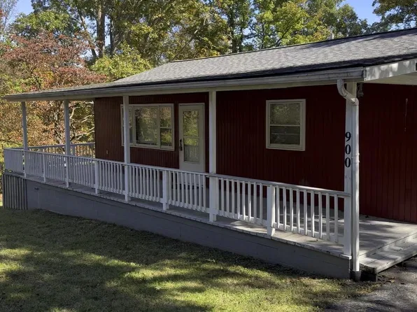 900 Pine Ridge Dr, Front Royal, VA 22630