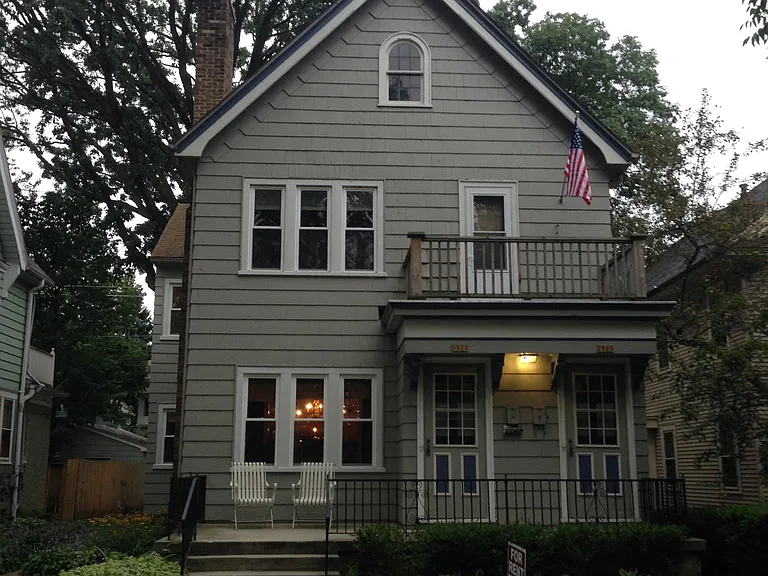 2509 E Stratford Ct — Photo 1