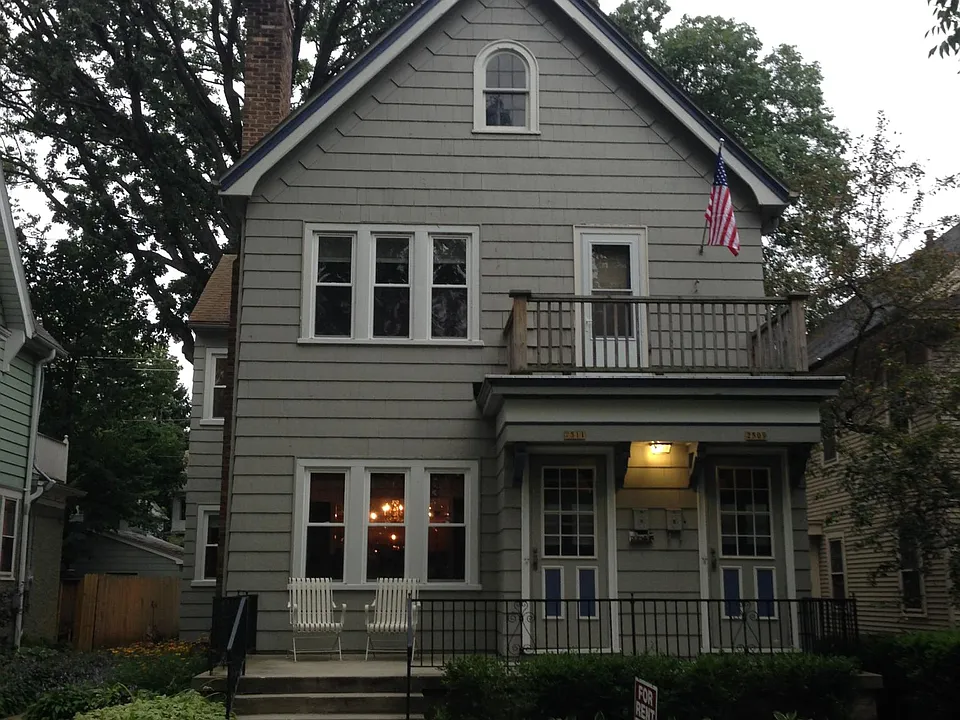 2509 E Stratford Ct
