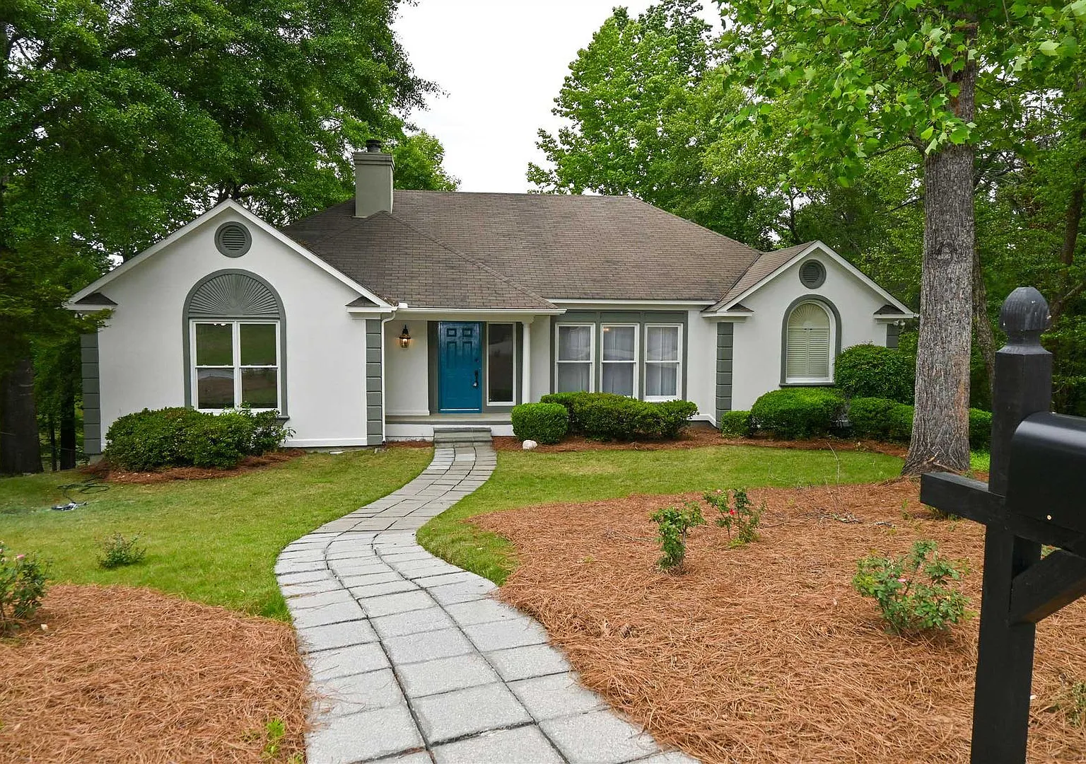 Ft Benning & Columbus-31909: 4/3-Move-In Ready on Lake — Photo 1