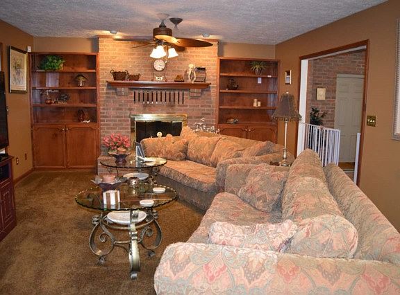 4th image of 1613 Blossom Ct