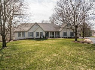 2111 Wilson Ridge Ln, Chesterfield, MO 63005