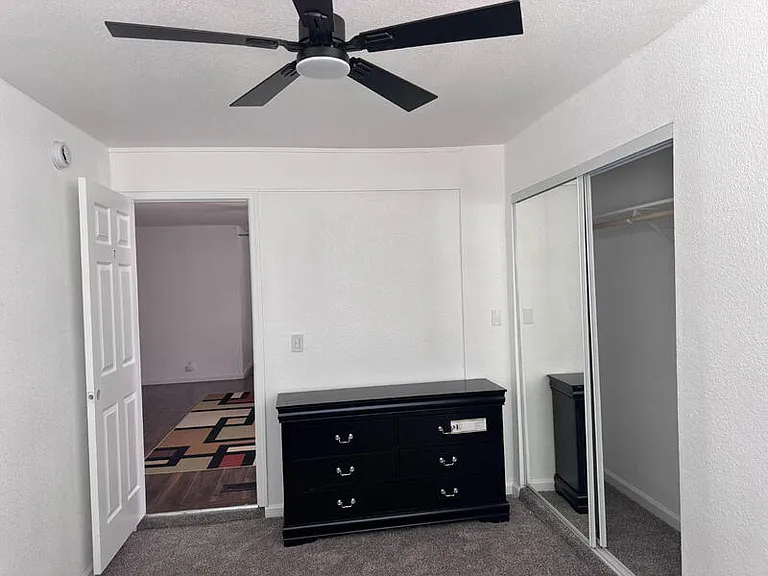 2445 Town Cir #7 — Photo 2