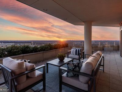 5610 Wisconsin Ave #Penthouse 19b, Chevy Chase, MD, 20815