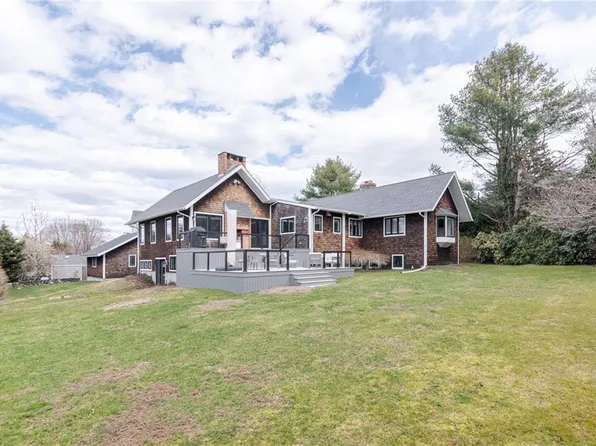 94 Columbia Ave, Jamestown, RI 02835