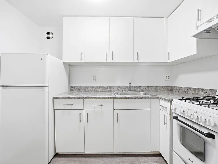 88 Fulton St #216 — Photo 9