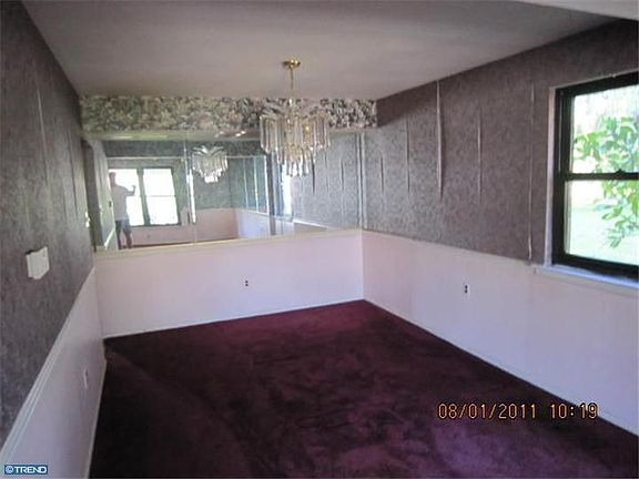 4th image of 1604 Acorn Pl