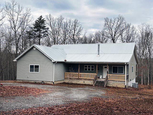 1st image of 82 Shady Hollow Ln