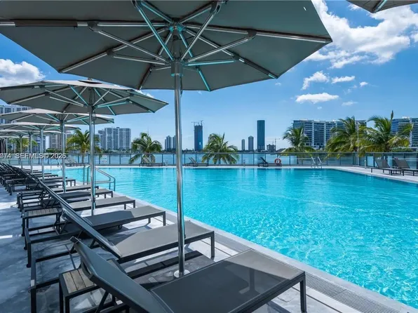 3250 NE 188th St APT 906, Aventura, FL 33180