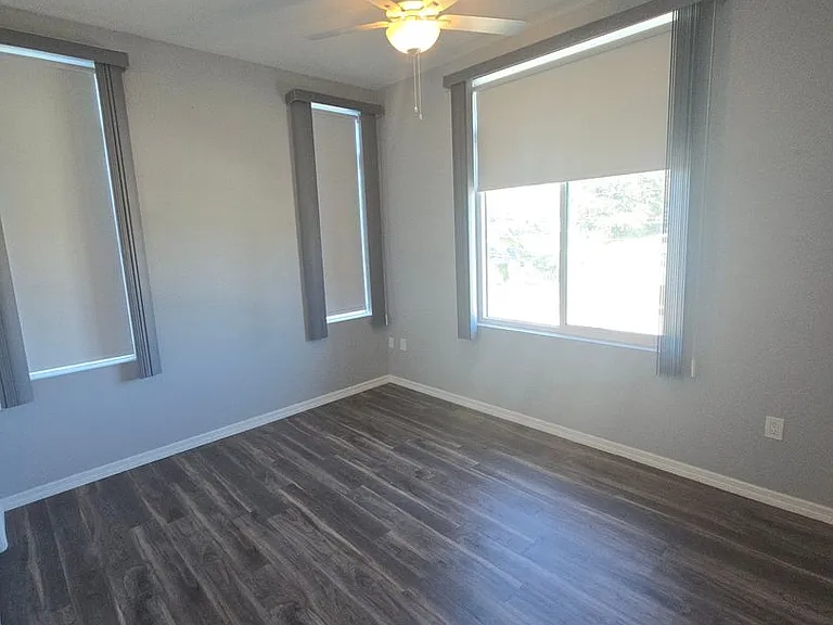 760 Avenue C SW — Photo 8