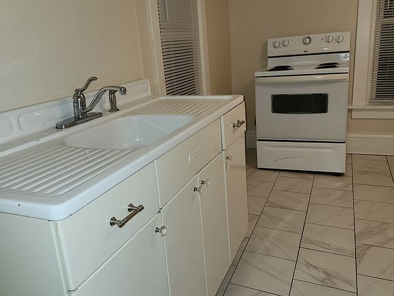 5th image of 715 4th St NW #2