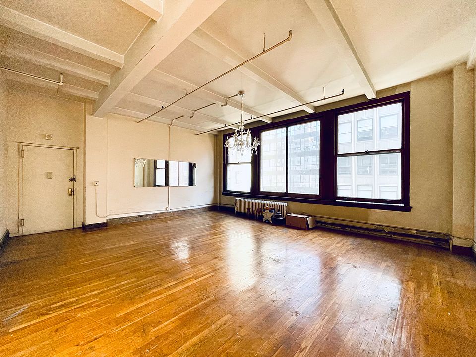 1st image of 28 W 38th St APT 11E