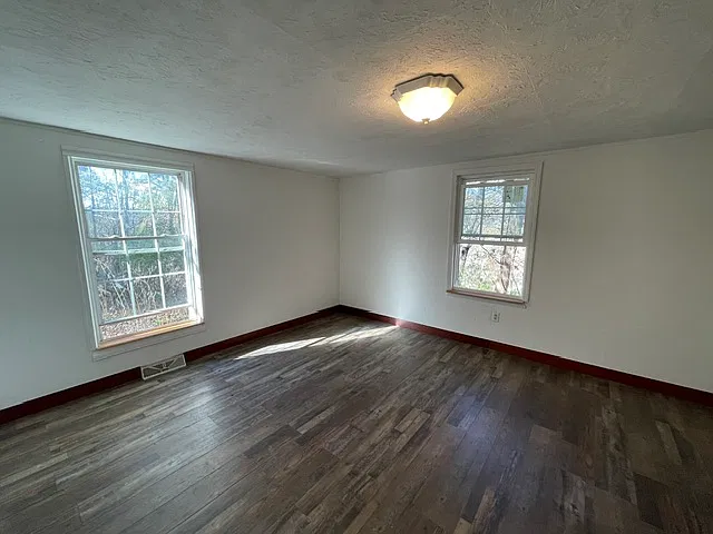 3 bed, 1500 sqft, $995 — Photo 4