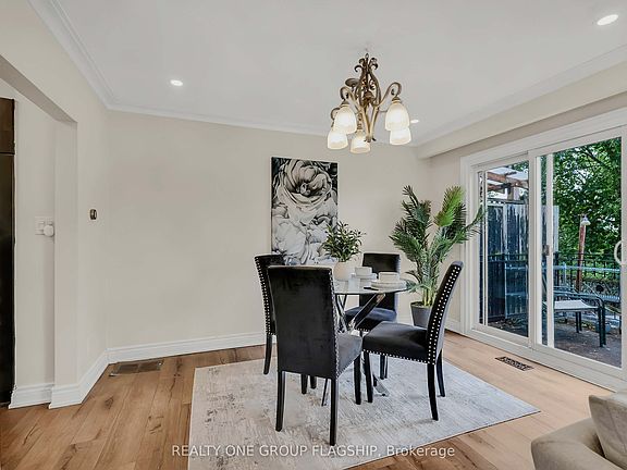 4th image of 12 Azalea Ct