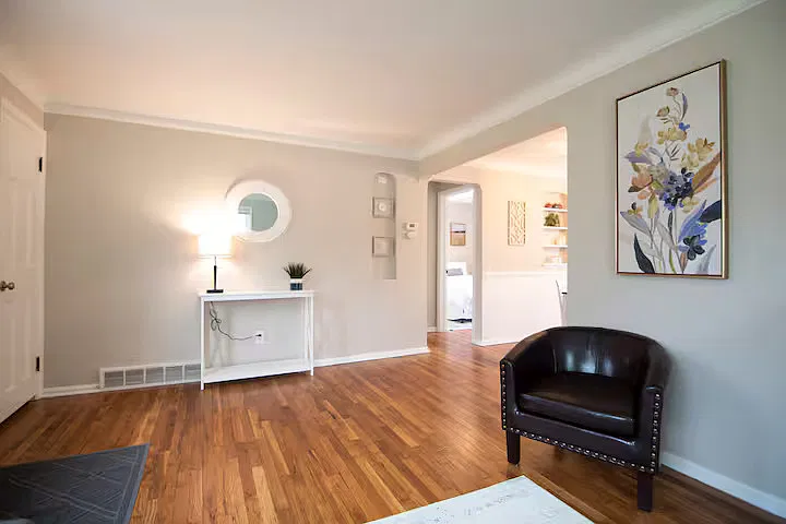 7046 Greenleaf Avenue - 1 — Photo 3