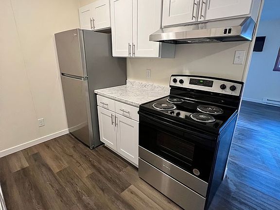 2nd image of 561 E Ross Ln APT B2