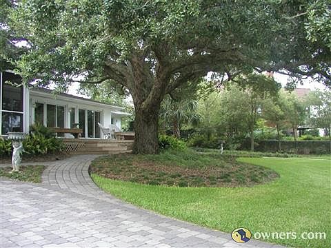 front of home w/ cobblestone drive & walks