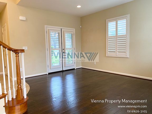4th image of 8064 Linda Isle Ln