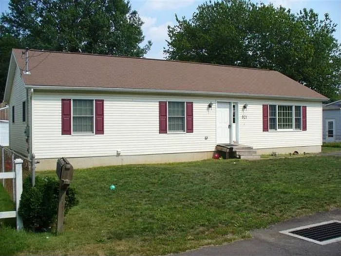 821 Excelsior Ave photo 1