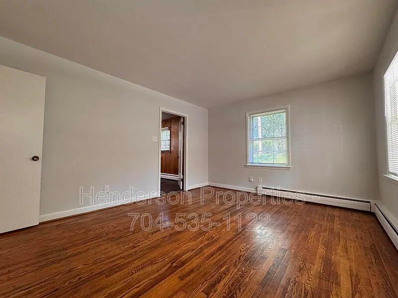 642 E Broad St — Photo 3