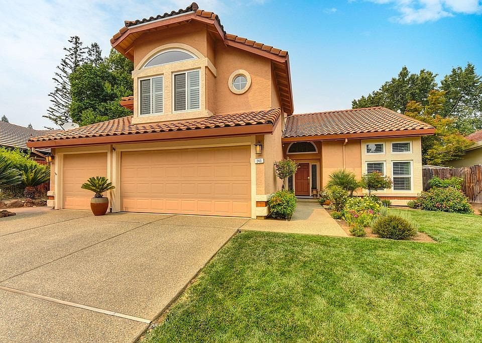2nd image of 243 Baurer Cir