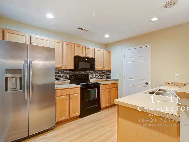 2457 Scholar Ln — Photo 17
