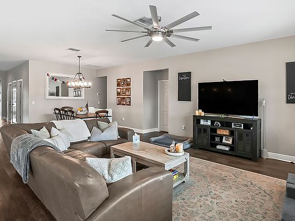 3rd image of 18908 Henequen Ln