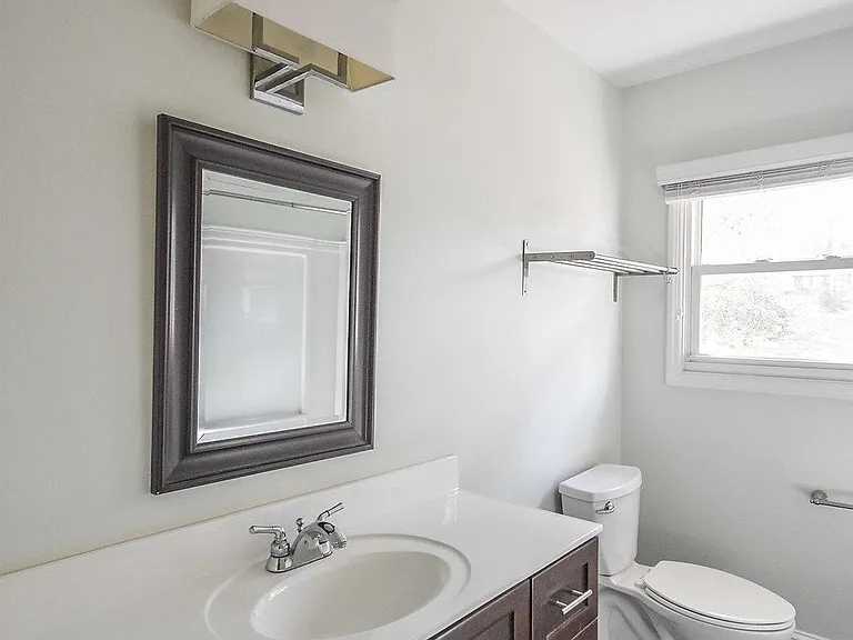 190 Midland Rd — Photo 8