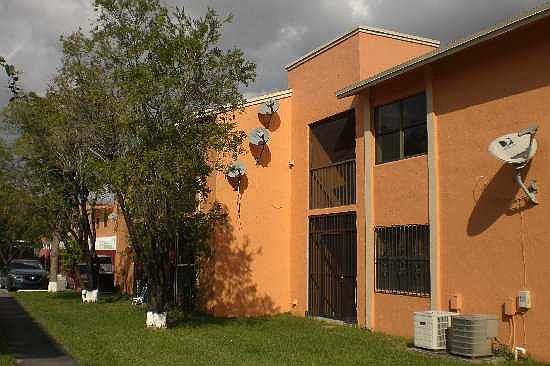 5th image of 2750 W 63rd Pl #23-24