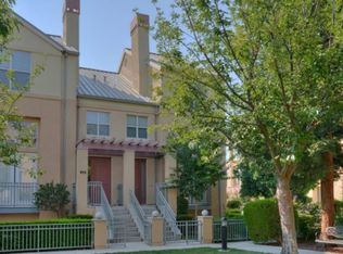 900 Camille Ln, Mountain View, CA 94040