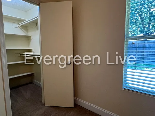 105 Viola Ct — Photo 11