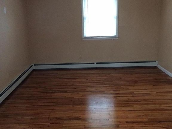 3rd image of 239 Prairie Dr