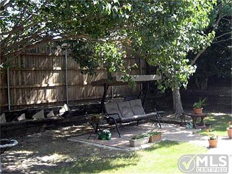 4th image of 10166 Meadowcrest Dr