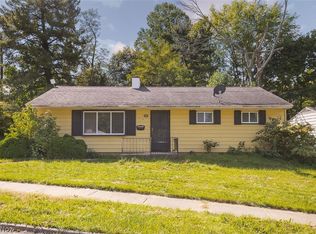 17614 Rook Cir, Cleveland, OH 44112