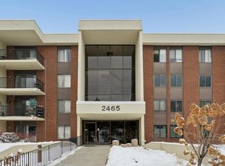 2465 Londin Ln E APT 401, Maplewood, MN 55119