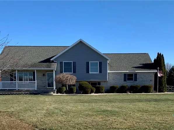 22245 Hollyhock Ln, Curtice, OH 43412