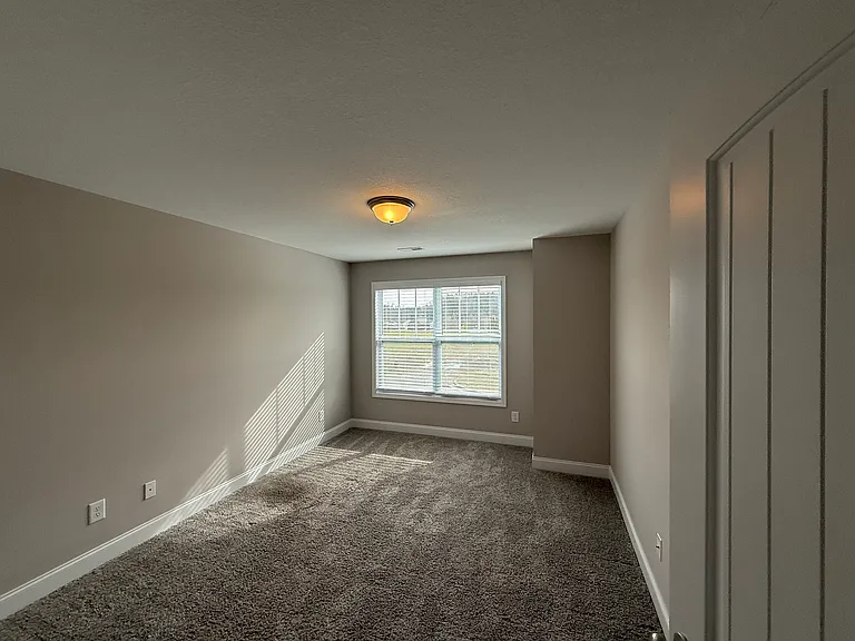 336 Broadberry Ave — Photo 18